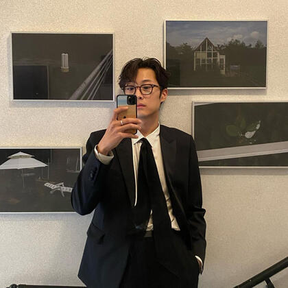 Jongwon's Photo Exhibition "Near the City"